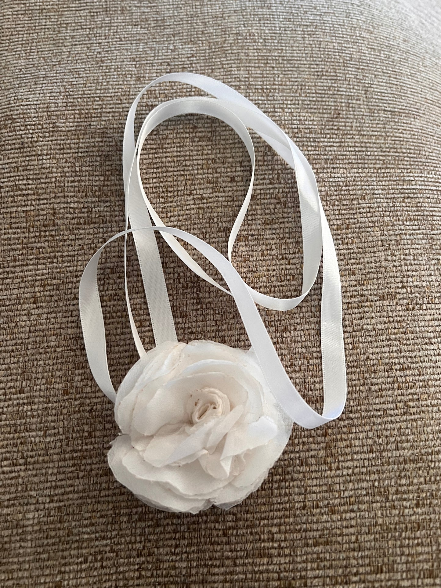 White Rose Choker